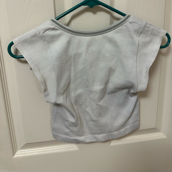 UO out from under seamless top - Picture 3 of 3